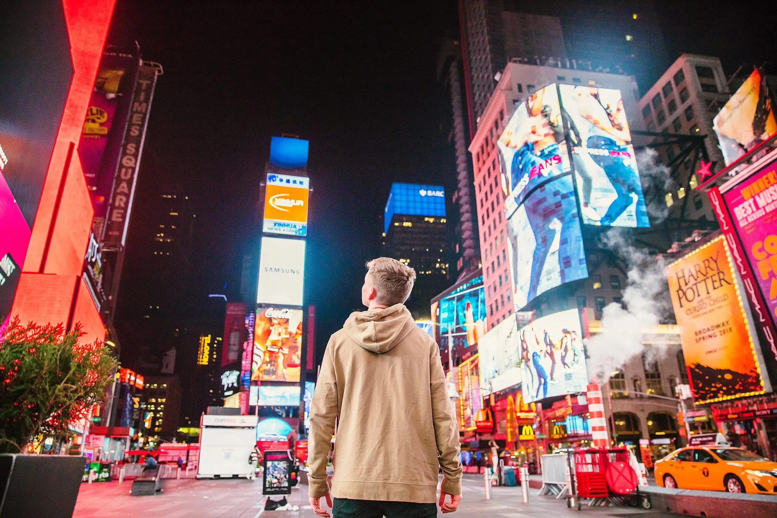 Street media and urban advertising